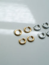 Load image into Gallery viewer, Thicker Minimal Round Hoop Earrings