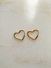Load image into Gallery viewer, Basic Gold Heart Earrings - Waterproof