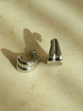 Load image into Gallery viewer, Silver Ajau Cuff Earrings - Waterproof