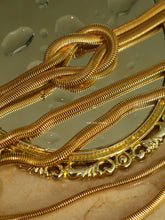 Load image into Gallery viewer, Nacre Necklace - Waterproof