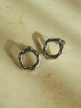 Load image into Gallery viewer, Silver Zaga Earrings - Waterproof