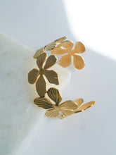 Load image into Gallery viewer, Bein Flower Bangle - Waterproof