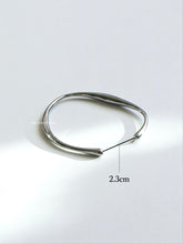 Load image into Gallery viewer, Cloud Twisted Bangle - Waterproof