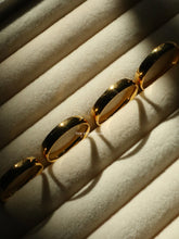 Load image into Gallery viewer, Maria Band Ring