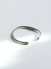 Load image into Gallery viewer, Cloud Twisted Bangle - Waterproof