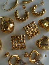 Load image into Gallery viewer, Light hollow Tear Ball Earrings