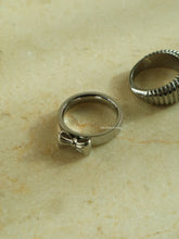 Load image into Gallery viewer, (SALE) Silver Scarfi Ring