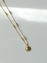 Load image into Gallery viewer, Sunny Flower Necklace - Waterproof