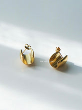 Load image into Gallery viewer, Davichi Earrings - Waterproof