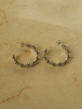 Load image into Gallery viewer, Silver Round Daisy Earrings - Waterproof