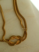 Load image into Gallery viewer, Nacre Necklace - Waterproof