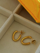 Load image into Gallery viewer, Suzi Cuff Earrings - Waterproof