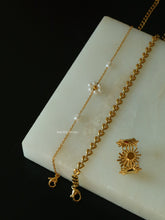 Load image into Gallery viewer, (SALE) Appu Daisy Bracelet