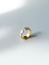 Load image into Gallery viewer, Creamy Floral Ring - Waterproof