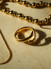 Load image into Gallery viewer, Hug Me Ring