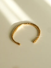 Load image into Gallery viewer, Dara Cuff Bangle - Waterproof