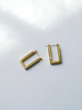 Load image into Gallery viewer, Maruia Earrings - Waterproof
