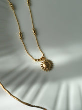 Load image into Gallery viewer, Sunny Flower Necklace - Waterproof
