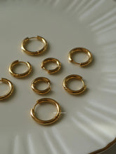 Load image into Gallery viewer, Minimal Round Hoop Earrings