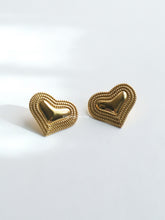 Load image into Gallery viewer, Ghoho Heart Earrings - Waterproof