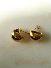 Load image into Gallery viewer, Bold Tear Ball Earrings (2 Colors)