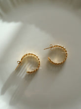Load image into Gallery viewer, Knot Cuff Earrings - Waterproof