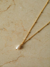 Load image into Gallery viewer, Valen Pearl Necklace - Waterproof