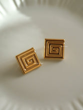 Load image into Gallery viewer, Eclips Earrings - Waterproof