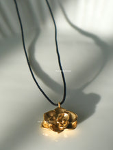 Load image into Gallery viewer, Rosi Rose Necklace - Waterproof