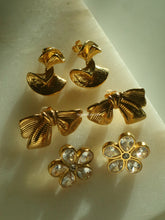 Load image into Gallery viewer, Shi Clove Earrings - Waterproof