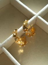 Load image into Gallery viewer, Juli Daisy Earrings - Waterproof