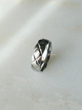 Load image into Gallery viewer, Silver Busan Ring
