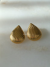 Load image into Gallery viewer, Puri Drop Earrings - Waterproof
