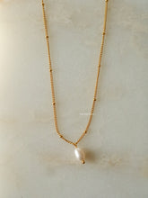 Load image into Gallery viewer, Valen Pearl Necklace - Waterproof