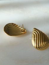Load image into Gallery viewer, Puri Drop Earrings - Waterproof