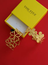 Load image into Gallery viewer, Juem Flower Bangle - Waterproof