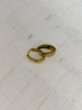 Load image into Gallery viewer, Seor Hoop Earrings - Waterproof
