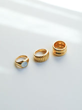 Load image into Gallery viewer, Gold Classic Bold Ring