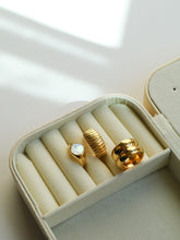 Load image into Gallery viewer, Gold Classic Bold Ring