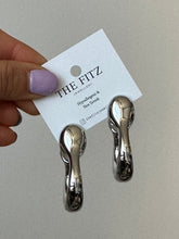 Load image into Gallery viewer, It Edge Earrings (2 Colors)