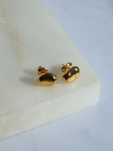 Load image into Gallery viewer, Mapo Stud Earrings - Waterproof