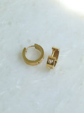 Load image into Gallery viewer, Glossy Heart Earrings - Waterproof