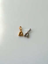 Load image into Gallery viewer, 1pc Nando A-Z Initial Charm - Waterproof