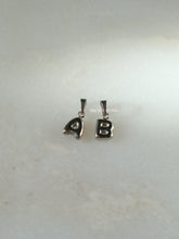 Load image into Gallery viewer, 1pc Nando A-Z Initial Charm - Waterproof