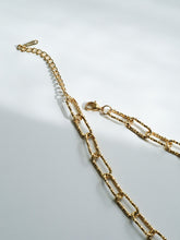 Load image into Gallery viewer, Twisted Clip Click Chain Necklace