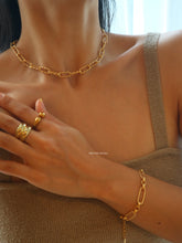 Load image into Gallery viewer, Twisted Clip Click Chain Necklace