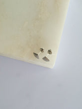 Load image into Gallery viewer, Silver Jay Seashell Earrings - Waterproof