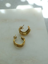 Load image into Gallery viewer, Eriana Curve Earrings - Waterproof