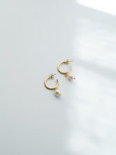 Load image into Gallery viewer, Terrace Pearl Earrings - Waterproof