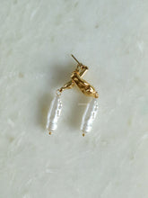 Load image into Gallery viewer, Mamo Pearl Earrings - Waterproof
